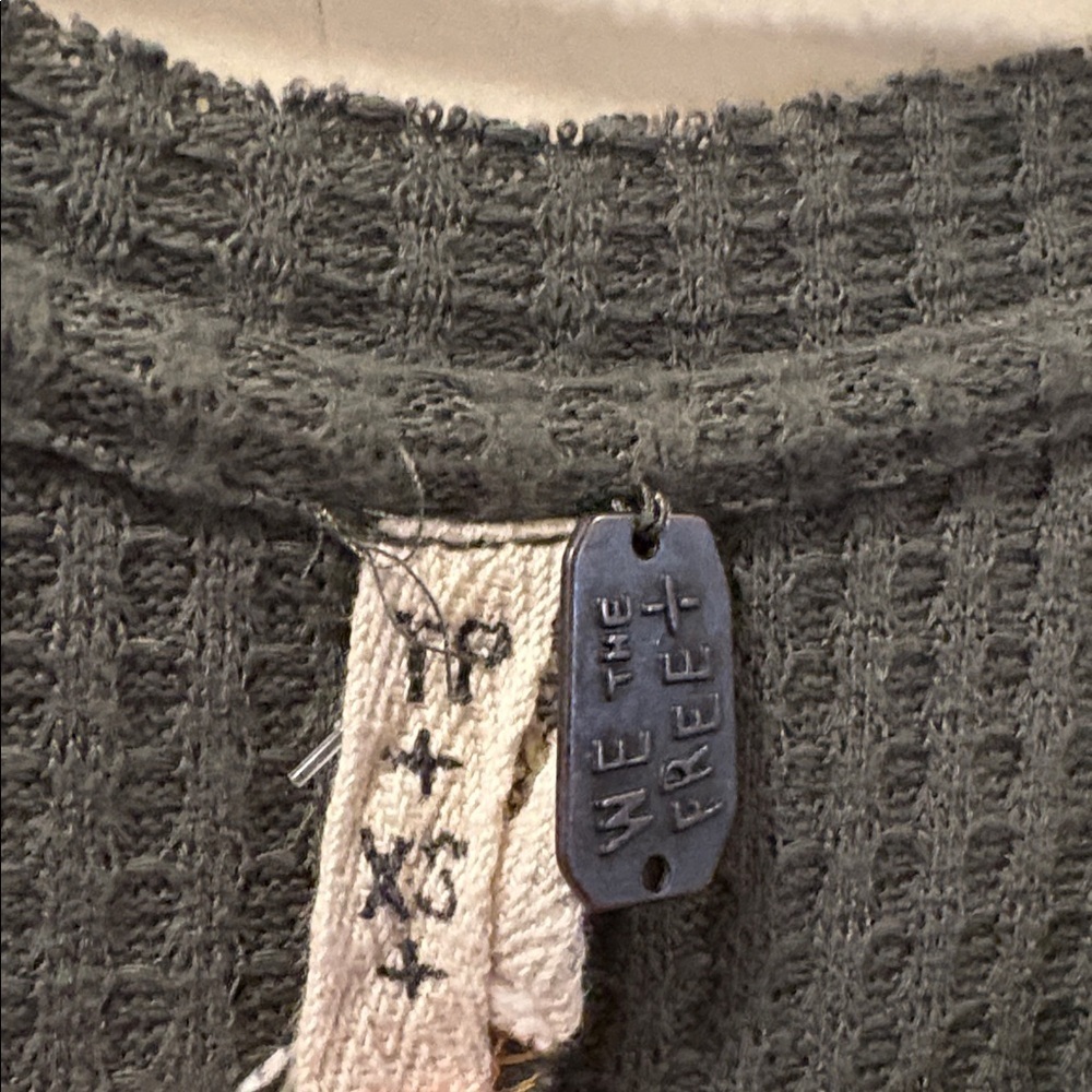 We the free - Dark Green Waffle Knit Top with Floral Accents - oversized - XS - Picture 2 of 5